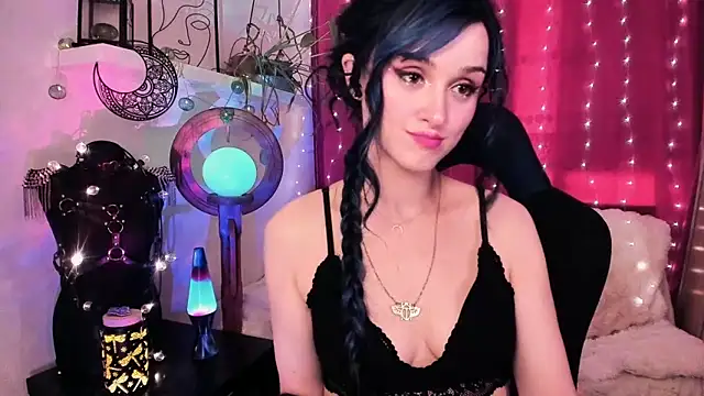 Snapshot of MistressJolie chatting on July 7, 2026, 8:07 am MistressJolie online show from July 7, 2026, 8:07 am
