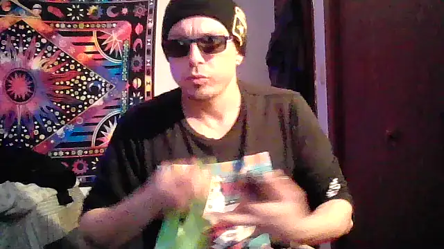 Eyelisss online show from November 30, 2025, 8:59 am