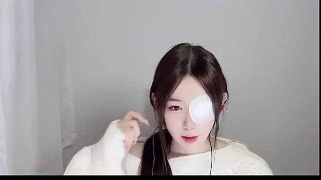 Xiao-runbao online show from October 15, 2025, 1:41 pm