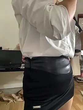 susu baby online show from November 13, 2025, 5:11 am