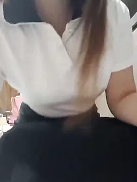 Snapshot of susu_baby chatting on June 12, 2026, 11:41 am susu baby online show from June 12, 2026, 11:41 am