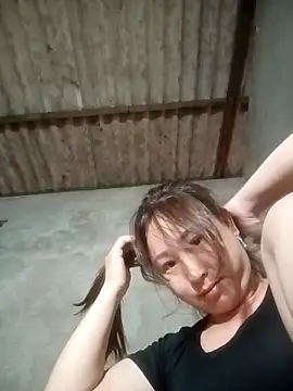 Snapshot of suki-lady chatting on November 24, 2025, 11:32 am suki-lady online show from November 24, 2025, 11:32 am