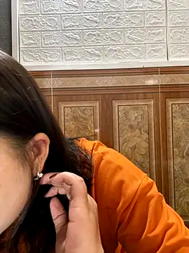 Snapshot of Lonnina chatting on October 27, 2025, 1:50 am Lonnina online show from October 27, 2025, 1:50 am