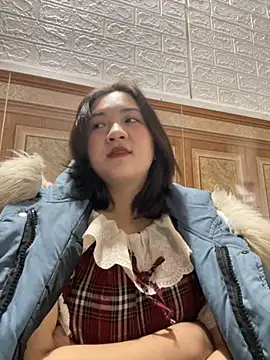 Snapshot of Lonnina chatting on November 3, 2025, 1:44 am Lonnina online show from November 3, 2025, 1:44 am