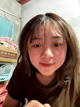 Snapshot of Lonnina chatting on November 25, 2025, 12:49 pm Lonnina online show from November 25, 2025, 12:49 pm