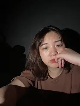 Snapshot of Lonnina chatting on November 8, 2025, 5:05 pm Lonnina online show from November 8, 2025, 5:05 pm