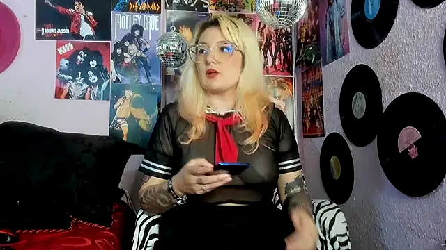 Snapshot of Avril_Maria chatting on April 30, 2026, 7:54 pm Avril Maria online show from April 30, 2026, 7:54 pm