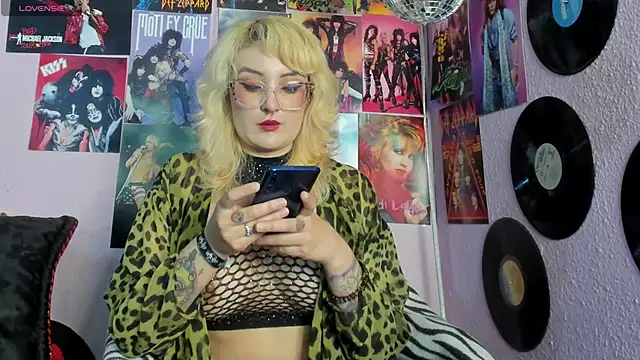 Snapshot of Avril_Maria chatting on September 8, 2025, 5:23 pm Avril Maria online show from September 8, 2025, 5:23 pm