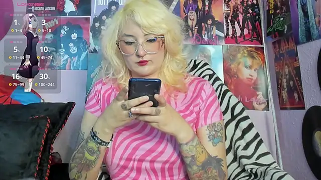 Snapshot of Avril_Maria chatting on September 22, 2025, 6:03 pm Avril Maria online show from September 22, 2025, 6:03 pm