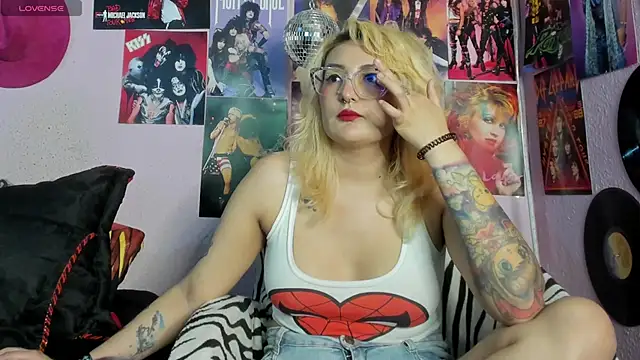 Snapshot of Avril_Maria chatting on September 10, 2025, 8:52 pm Avril Maria online show from September 10, 2025, 8:52 pm