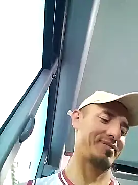 Snapshot of JuanD_vero chatting on October 6, 2025, 3:13 pm JuanD vero online show from October 6, 2025, 3:13 pm