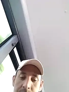 Snapshot of JuanD_vero chatting on October 14, 2025, 3:23 pm JuanD vero online show from October 14, 2025, 3:23 pm