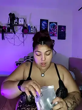 Snapshot of kendra_lil_evill chatting on April 22, 2026, 10:44 am kendra lil evill online show from April 22, 2026, 10:44 am