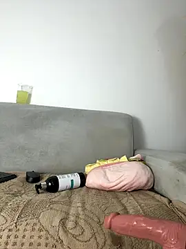 Snapshot of Miafisher_ chatting on December 21, 2025, 3:19 am Miafisher online show from December 21, 2025, 3:19 am