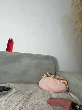 Snapshot of Miafisher_ chatting on December 19, 2025, 12:36 am Miafisher online show from December 19, 2025, 12:36 am