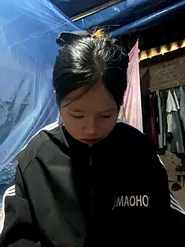 O o UwU o O online show from November 2, 2025, 1:54 am