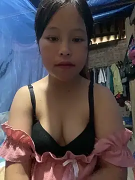 Snapshot of O_o_UwU_o_O chatting on October 29, 2025, 7:40 am O o UwU o O online show from October 29, 2025, 7:40 am