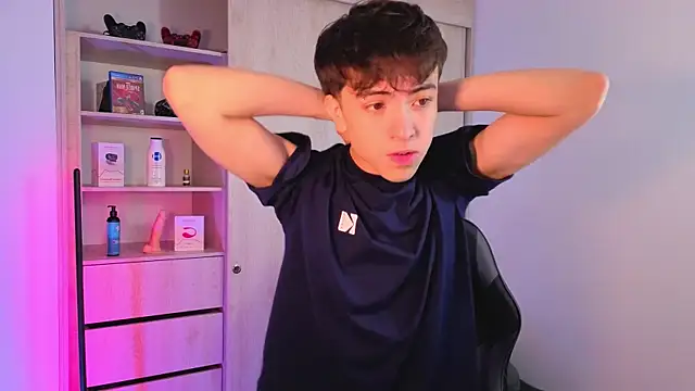 onlinenico online show from September 22, 2025, 7:09 pm