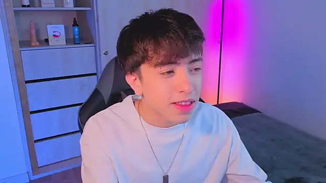 onlinenico online show from October 11, 2025, 8:10 pm