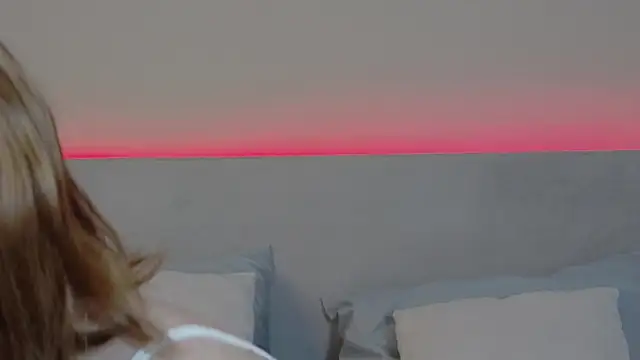 MarianeSun online show from June 26, 2026, 3:45 am