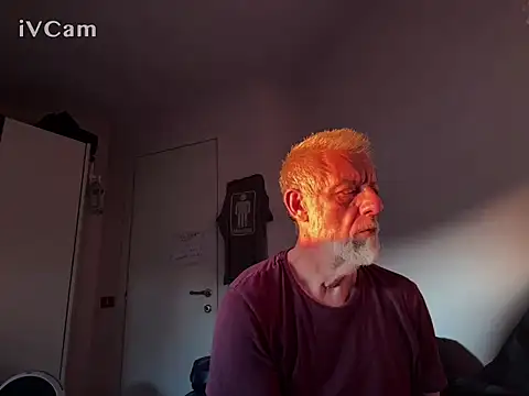 Snapshot of Pigna16PSRN chatting on June 19, 2026, 6:36 pm Pigna16PSRN online show from June 19, 2026, 6:36 pm