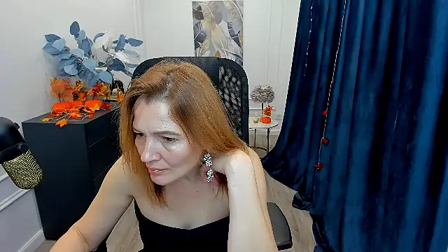 Snapshot of NikaStraitlive chatting on October 21, 2025, 8:52 pm NikaStraitlive online show from October 21, 2025, 8:52 pm