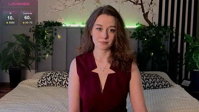 Snapshot of SkyHelen chatting on November 21, 2025, 4:44 am SkyHelen online show from November 21, 2025, 4:44 am