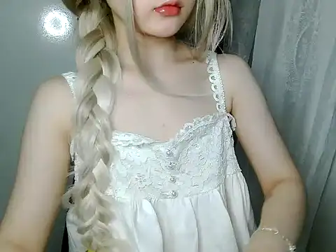 Annabelle-e online show from April 14, 2026, 4:45 pm