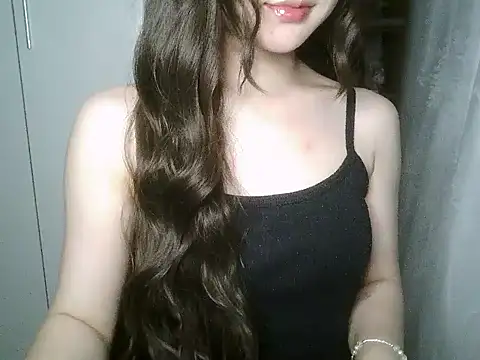 Snapshot of Annabelle-e chatting on May 13, 2026, 4:47 pm Annabelle-e online show from May 13, 2026, 4:47 pm