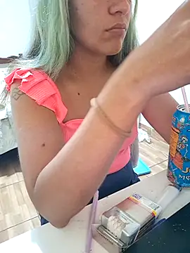 Snapshot of euahotmarii20 chatting on November 7, 2025, 3:22 am euahotmarii20 online show from November 7, 2025, 3:22 am