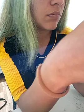 Snapshot of euahotmarii20 chatting on November 14, 2025, 3:21 am euahotmarii20 online show from November 14, 2025, 3:21 am