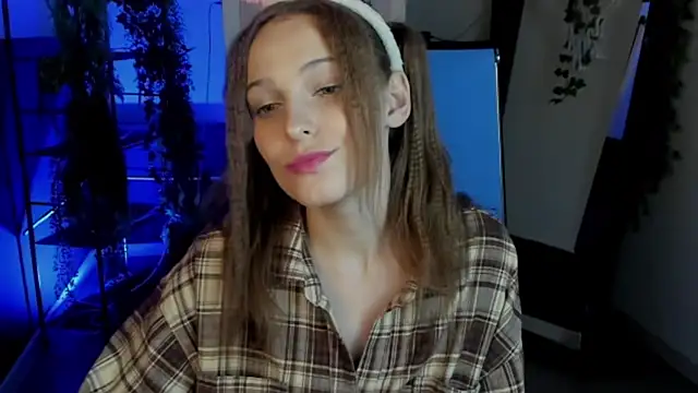 JenniferKiim online show from September 9, 2025, 12:03 pm