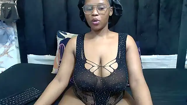 Snapshot of SexyBaddieXXX chatting on June 25, 2026, 6:02 pm SexyBaddieXXX online show from June 25, 2026, 6:02 pm