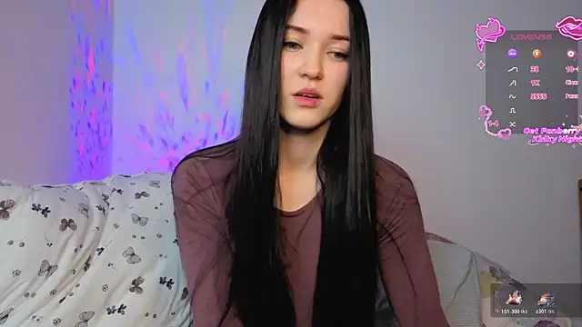 Veliora online show from December 15, 2025, 5:41 pm