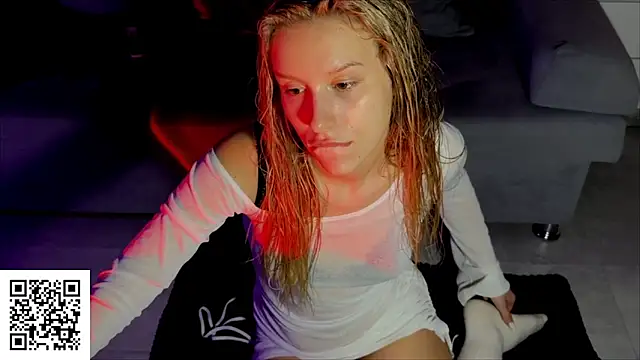 Snapshot of ElysiaXo chatting on November 17, 2025, 11:09 pm ElysiaXo online show from November 17, 2025, 11:09 pm