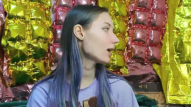Snapshot of _kikiclark__ chatting on April 4, 2026, 7:20 pm kikiclark online show from April 4, 2026, 7:20 pm