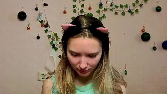 Snapshot of _kikiclark__ chatting on February 14, 2026, 9:20 am kikiclark online show from February 14, 2026, 9:20 am
