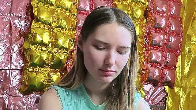 Snapshot of _kikiclark__ chatting on March 21, 2026, 9:14 am kikiclark online show from March 21, 2026, 9:14 am