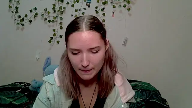  kikiclark   online show from October 25, 2025, 8:53 pm