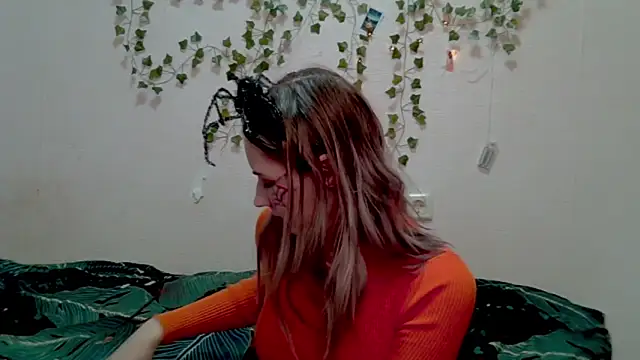  kikiclark   online show from October 31, 2025, 7:32 pm