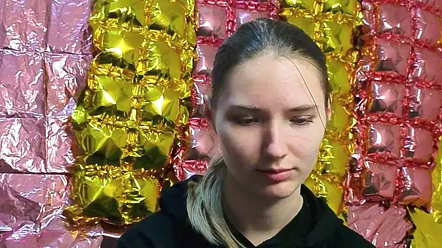 Snapshot of _kikiclark__ chatting on March 19, 2026, 4:29 pm kikiclark online show from March 19, 2026, 4:29 pm