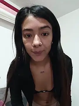 Snapshot of Lucianaa_Guerra chatting on May 13, 2026, 3:52 pm Lucianaa Guerra online show from May 13, 2026, 3:52 pm