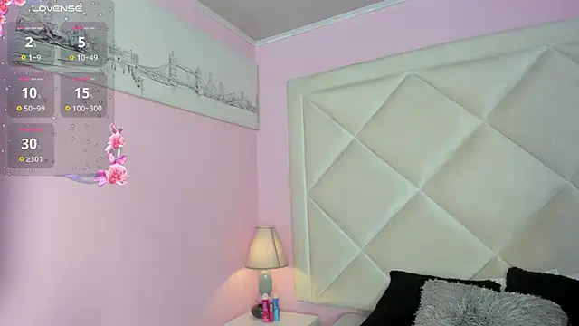 Miaa Smithh   online show from April 8, 2026, 11:01 am