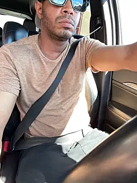 Jariushot3 online show from April 18, 2026, 7:07 pm