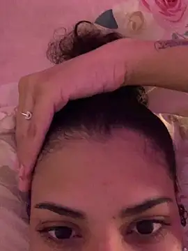 luluzinhax online show from February 18, 2026, 4:54 am