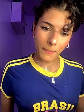 luluzinhax online show from November 7, 2025, 1:21 am