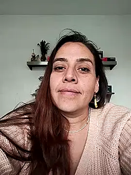 Snapshot of denissebombon chatting on February 5, 2026, 11:22 pm denissebombon online show from February 5, 2026, 11:22 pm