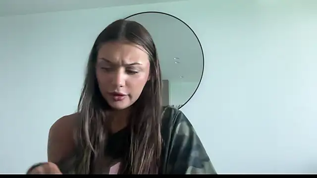 Snapshot of cassiess1 chatting on February 12, 2026, 4:01 am cassiess1 online show from February 12, 2026, 4:01 am