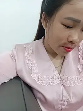 Snapshot of sumy-00 chatting on May 13, 2026, 1:40 pm sumy-00 online show from May 13, 2026, 1:40 pm