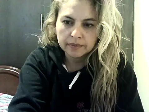 Snapshot of Valery__Rouse_ chatting on September 28, 2025, 9:33 pm Valery Rouse online show from September 28, 2025, 9:33 pm